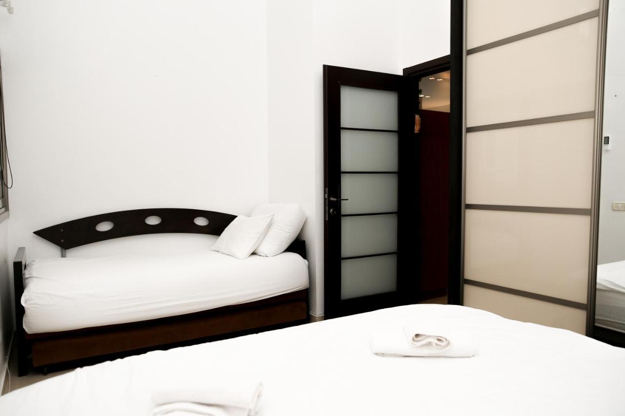 Sea View Apartment Prime Location On The Beach Tel Aviv Exterior photo